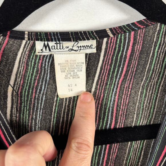 60s 70s 80s striped midi dress with short sleeves and wrap top dress - Picture 5 of 6